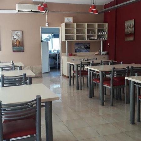 Hostel Puerta De Hierro Villa Alsina エクステリア 写真