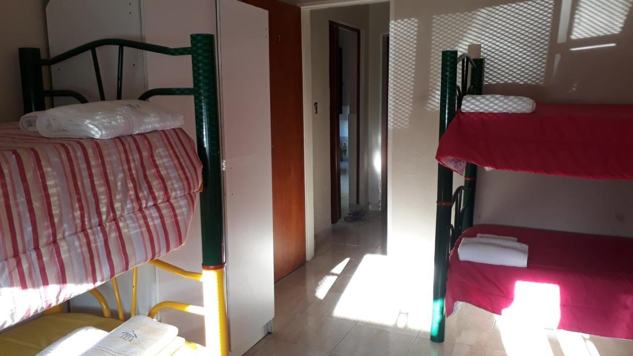 Hostel Puerta De Hierro Villa Alsina エクステリア 写真
