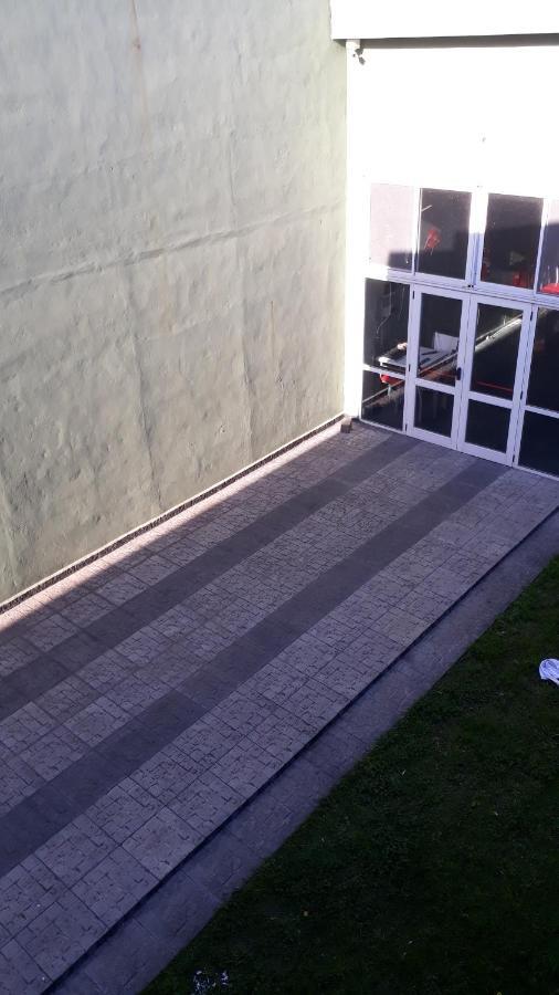 Hostel Puerta De Hierro Villa Alsina エクステリア 写真