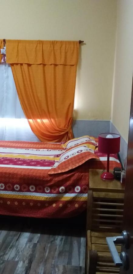 Hostel Puerta De Hierro Villa Alsina エクステリア 写真